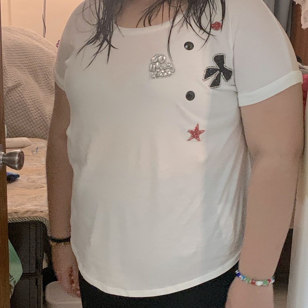 Scoop neck White T-shirt with Design - Picture 8 of 11